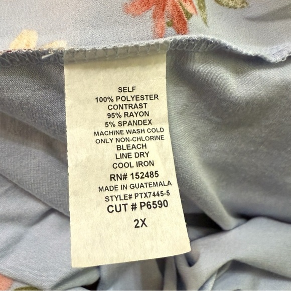 Papermoon Vivier Short Sleeve Blouse 2X Light Blue Floral Stitch Fix NWT - Picture 8 of 8